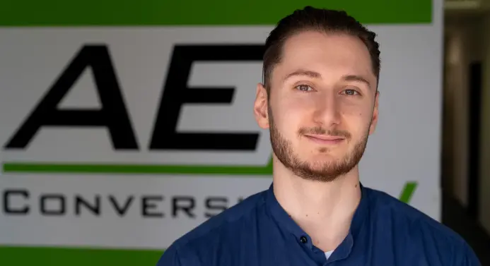 Master-Absolvent Nikolaos Karapoulatidis